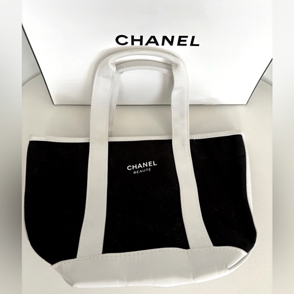 💯 Auth Canvas Mini Tote - Picture 4 of 16